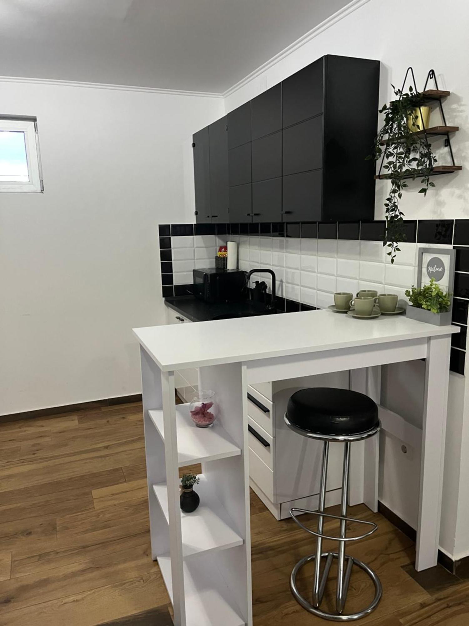 Airport Sky Apartments Lux Beograd Eksteriør billede