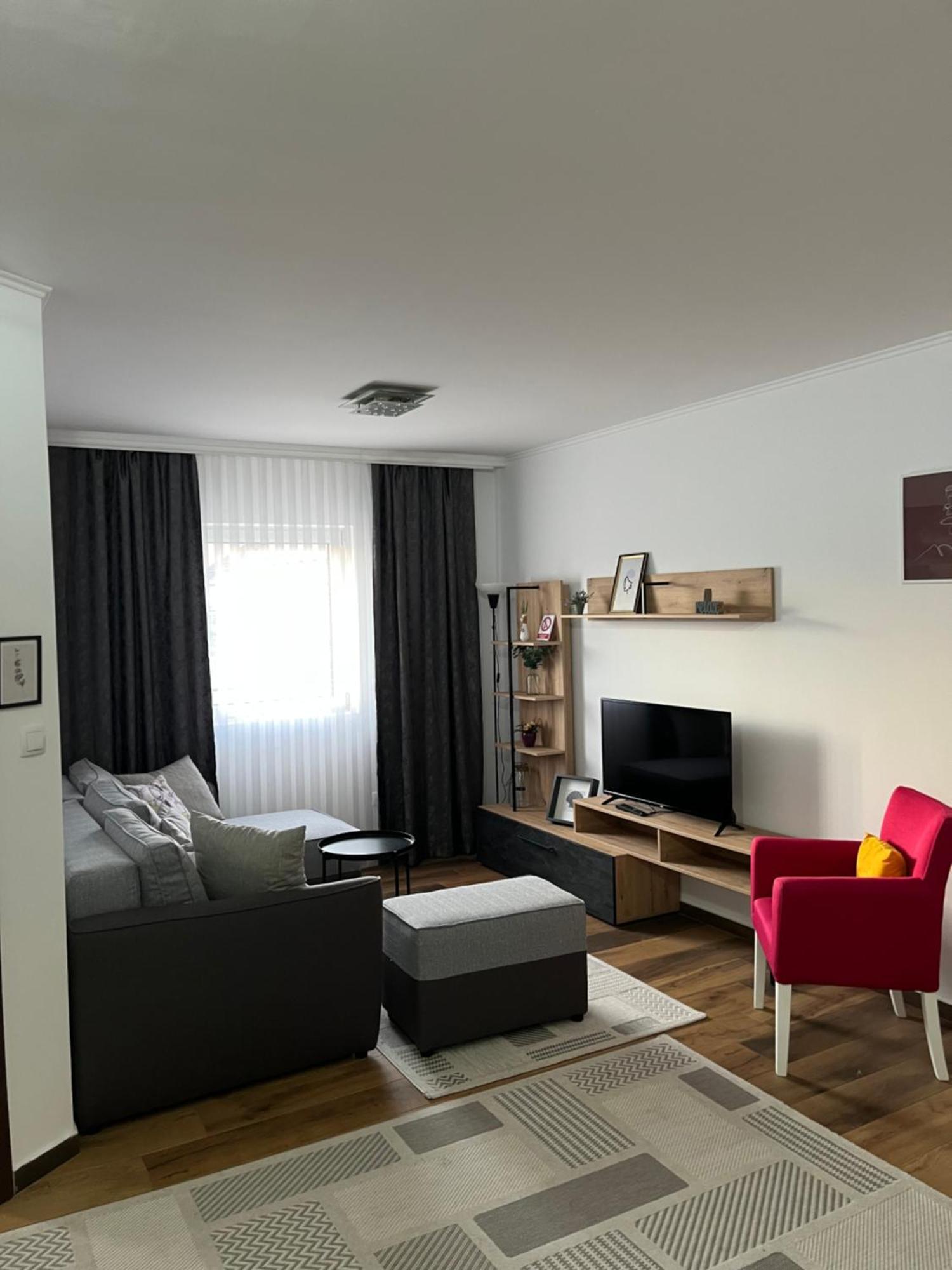 Airport Sky Apartments Lux Beograd Eksteriør billede