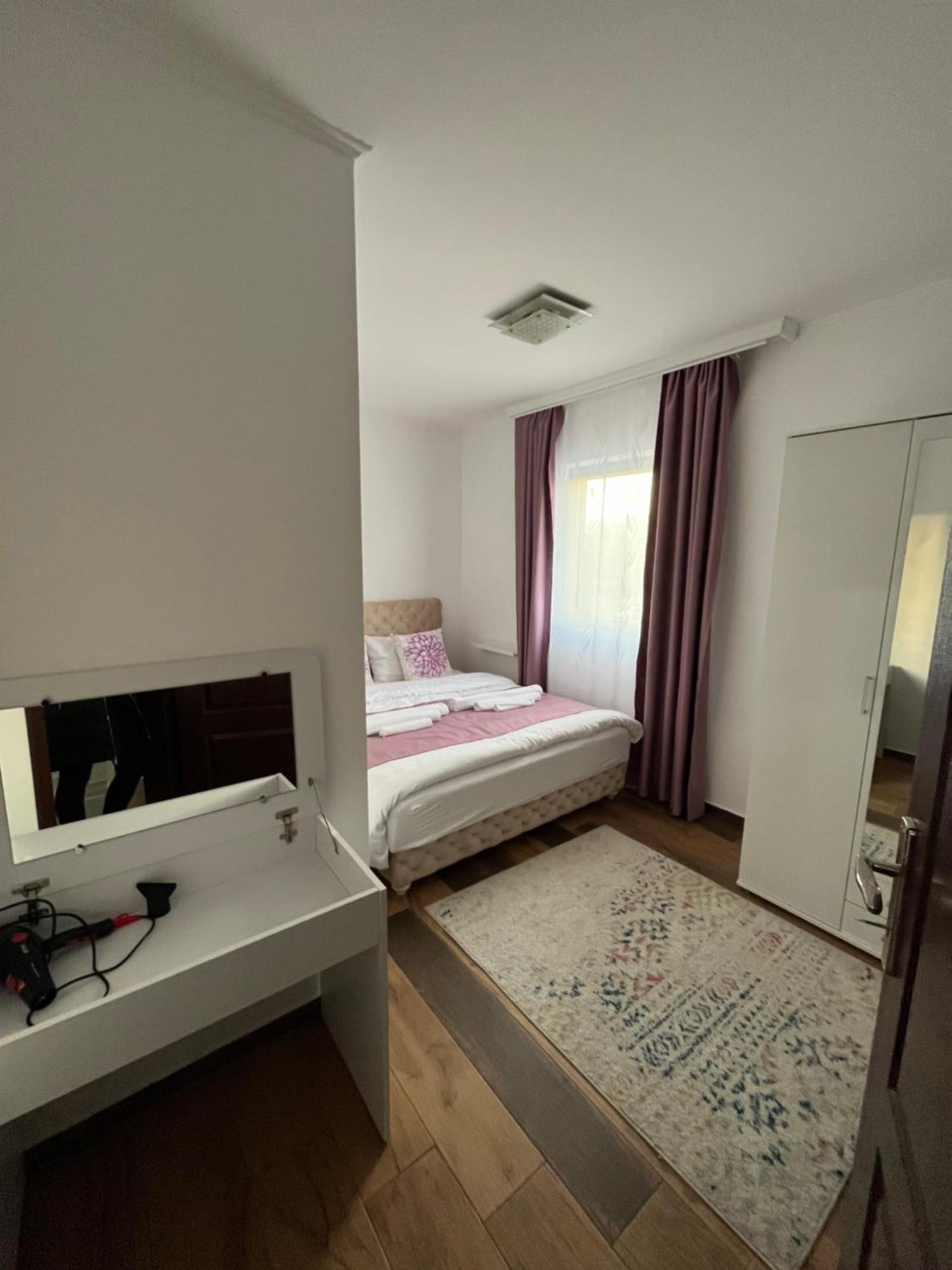 Airport Sky Apartments Lux Beograd Eksteriør billede