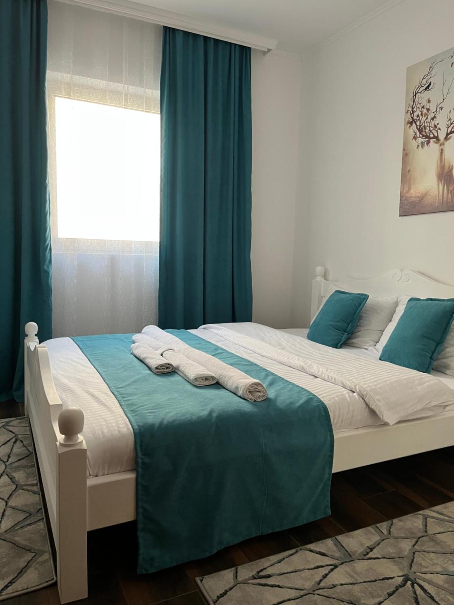 Airport Sky Apartments Lux Beograd Eksteriør billede